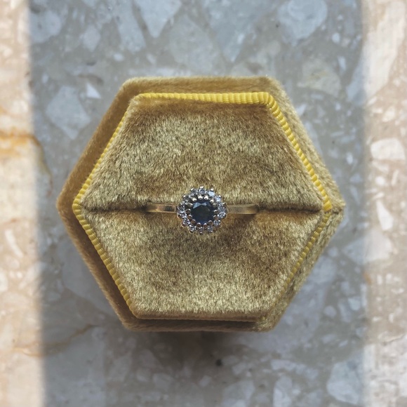 Sapphire Diamond Halo Round Yellow Gold Vintage Ring - Picture 4 of 11